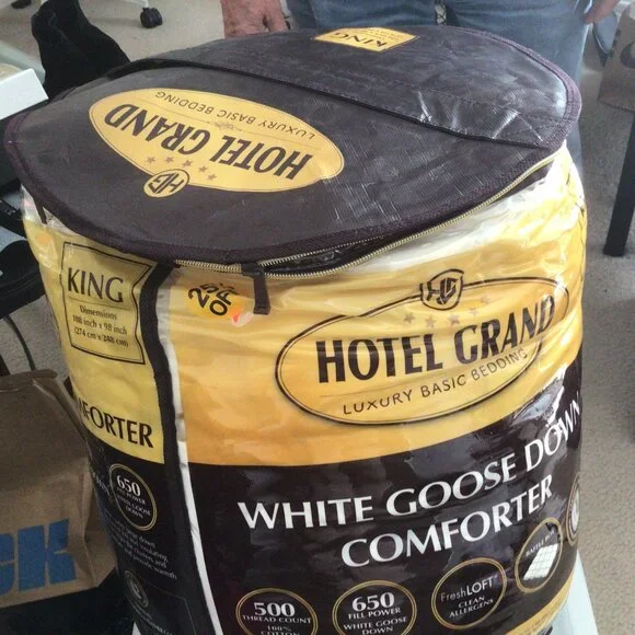 Hotel Grand Comforter - Picture 1 of 3